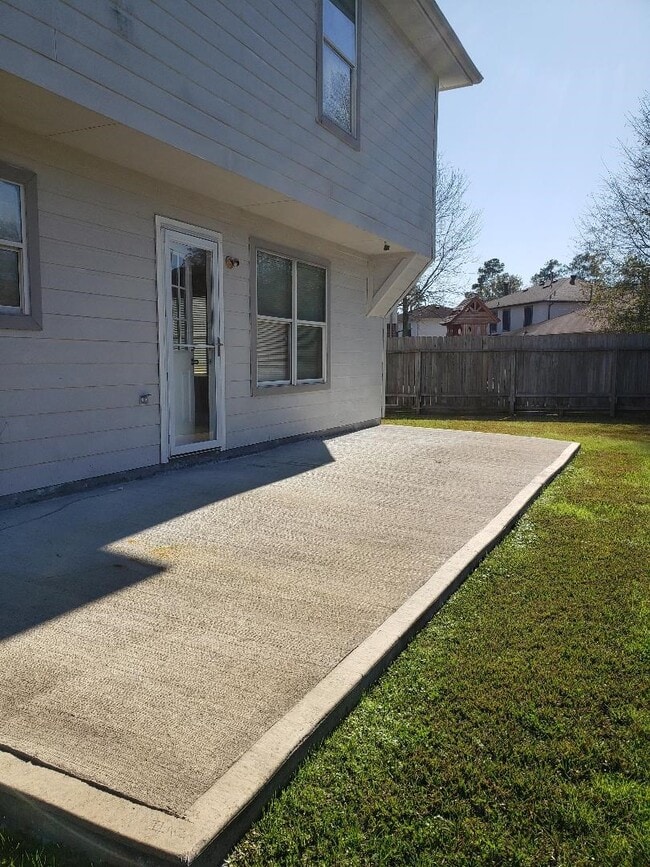 Building Photo - 16123 Catbird Ct
