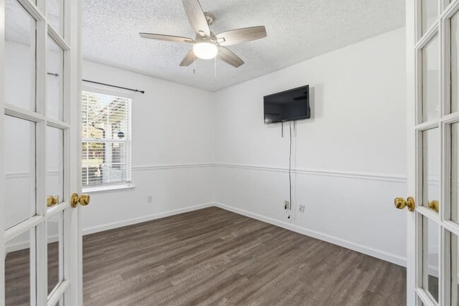 Building Photo - 3345 W Stuart Ave