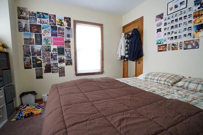 Building Photo - No Brokers Fee