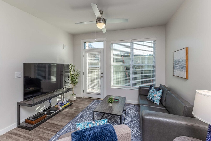 Building Photo - 1001 Marshall Ave