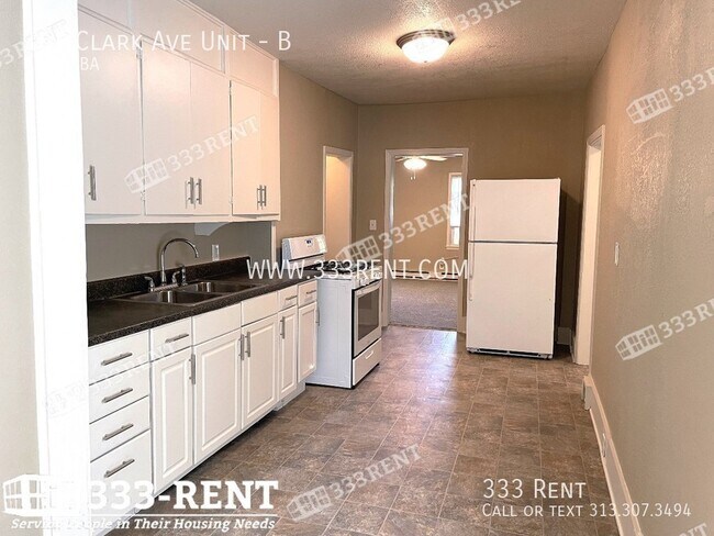 Building Photo - 161 Clark Ave