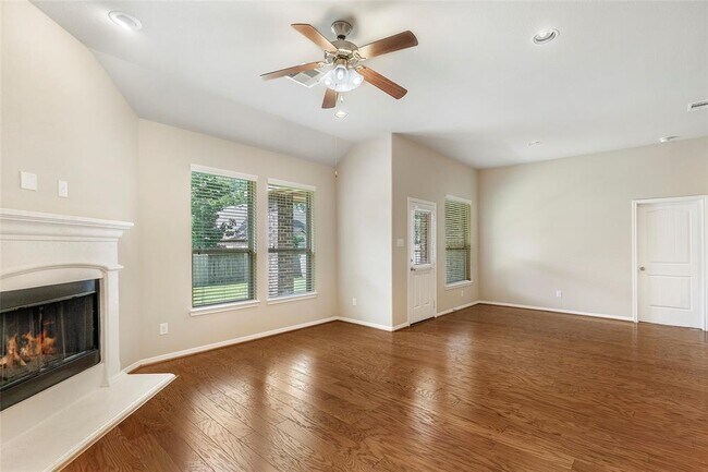 Building Photo - 2471 Garden Falls Dr