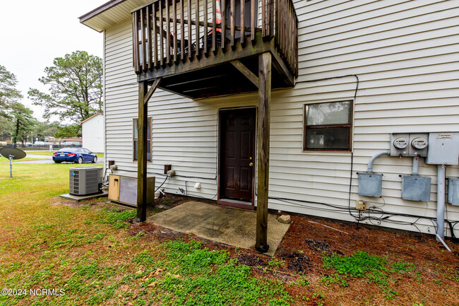 Building Photo - 104 Ravenwood Dr