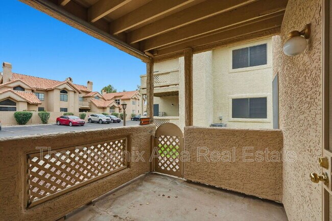 Building Photo - 930 N Mesa Dr