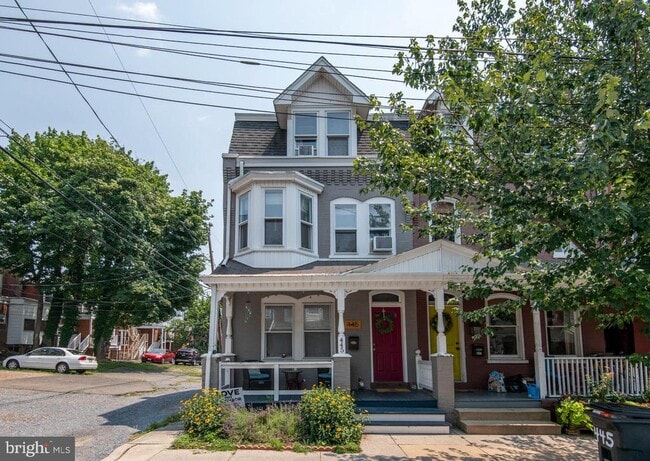 Building Photo - 445 Nevin St