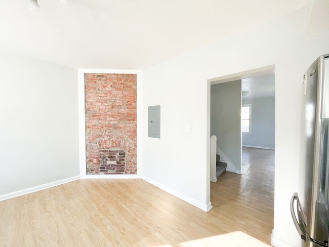 Building Photo - 2621 S 18th St