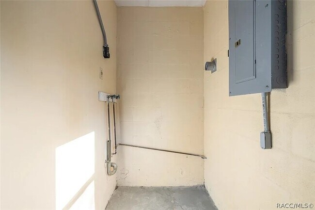 Building Photo - 2701 56th Ln N