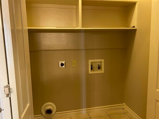 Building Photo - 9903 Crystal Ct