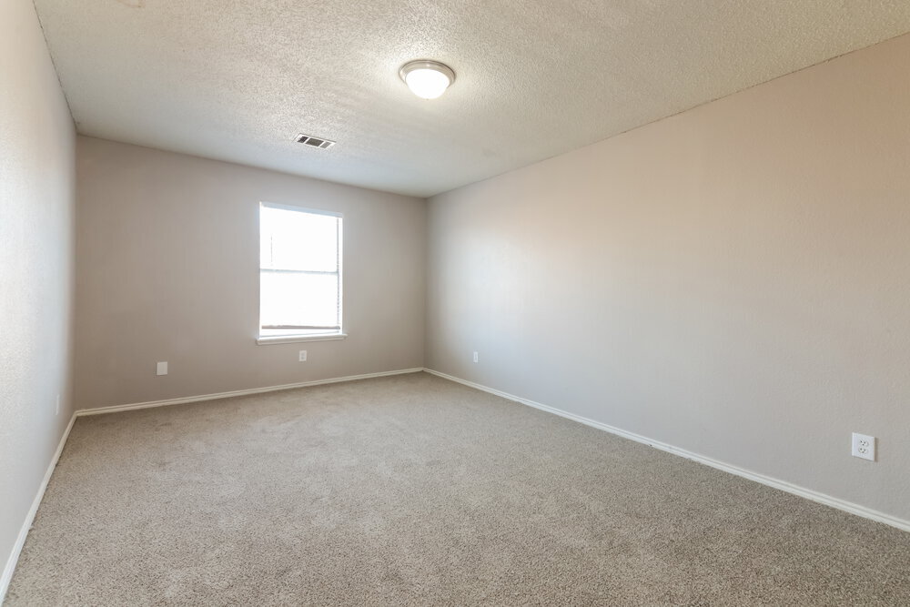 Building Photo - 5909 Iris Dr