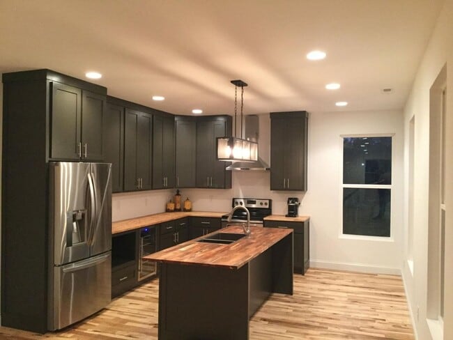 Building Photo - Private 3/2 in Harrison Coming SOON! Must ...