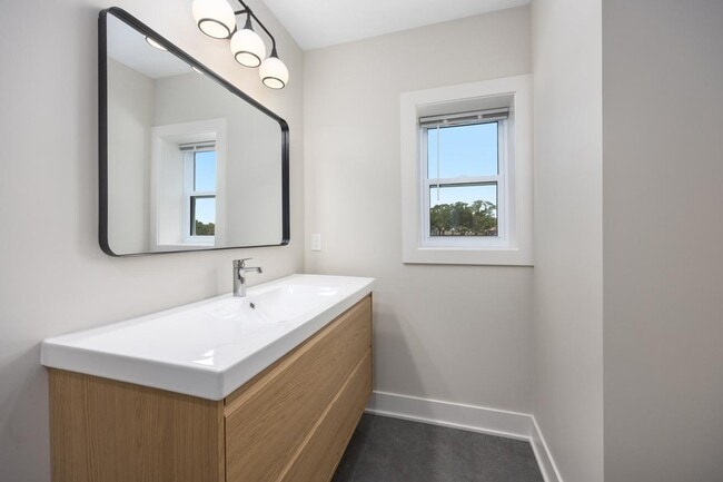 Building Photo - 501.5 W 17th St