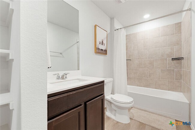 Building Photo - 162 Ellenora Dr