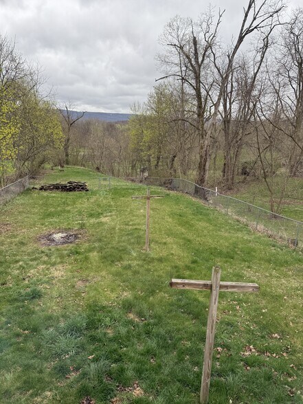 Building Photo - 444 US-22