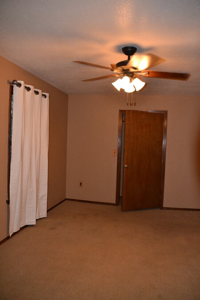 Building Photo - 614 Highland Ave