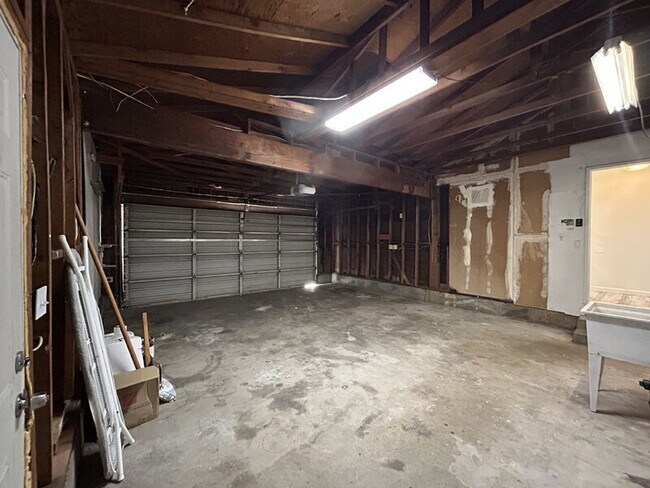 Building Photo - 2213 N Cirby Way