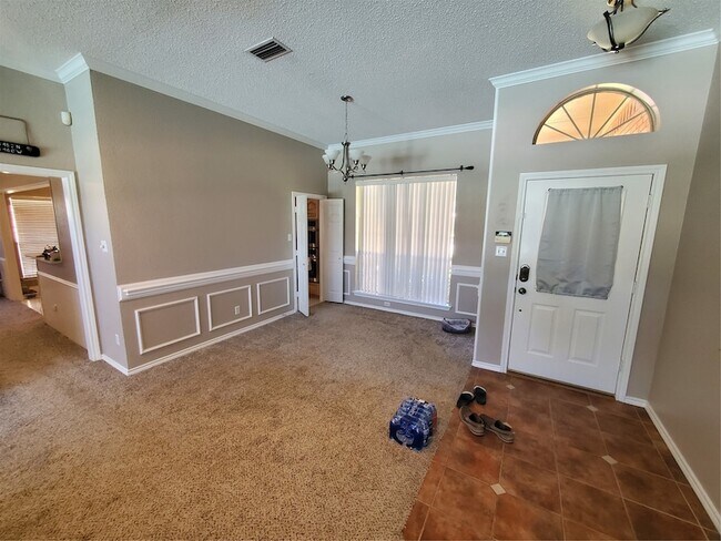 Building Photo - 2609 Classic Ct E