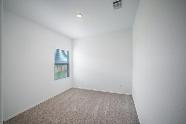 Building Photo - 117 Prairie Dog Town Dr