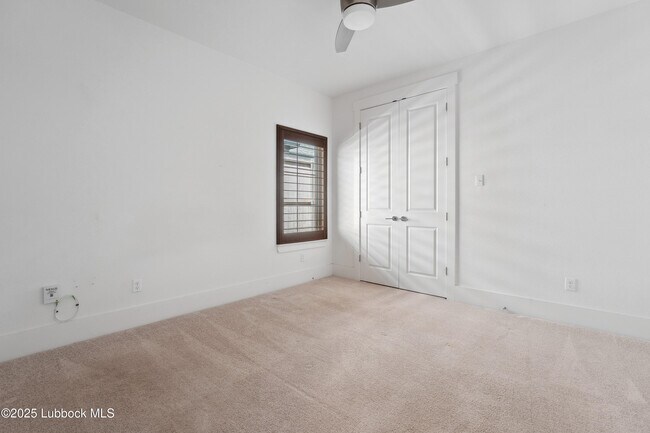 Building Photo - 623 N 9th St