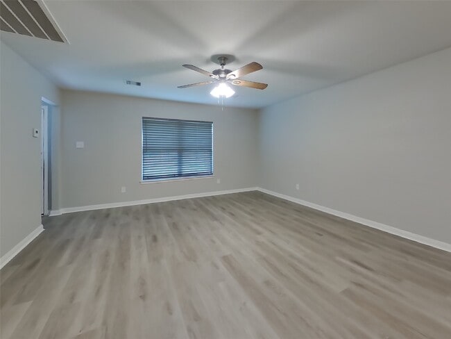 Building Photo - 27016 Leonardo Dr