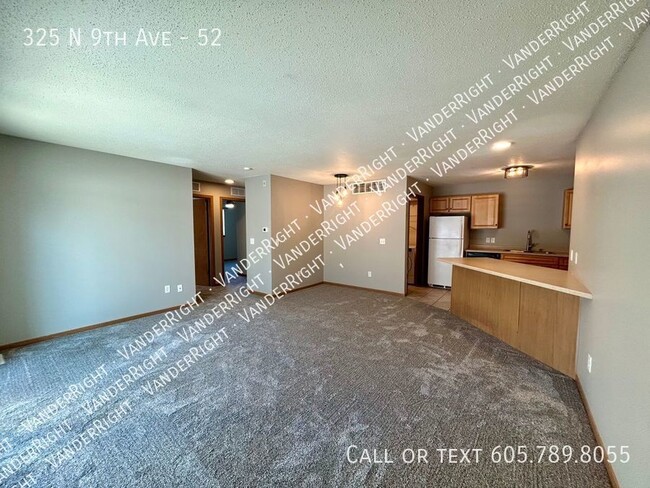 Building Photo - Walk Out 2 Bedroom With Private Patio!