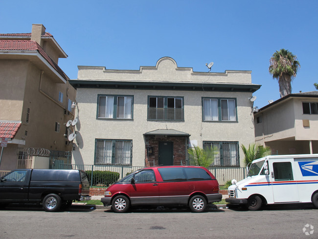 Building Photo - 833 S Carondelet St