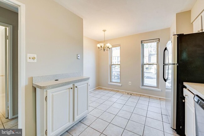 Building Photo - 1727 Cy Ct