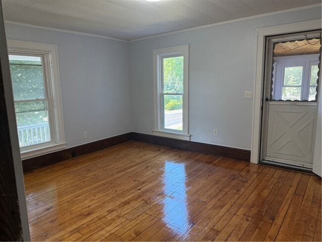 Building Photo - 496 Ridge Rd