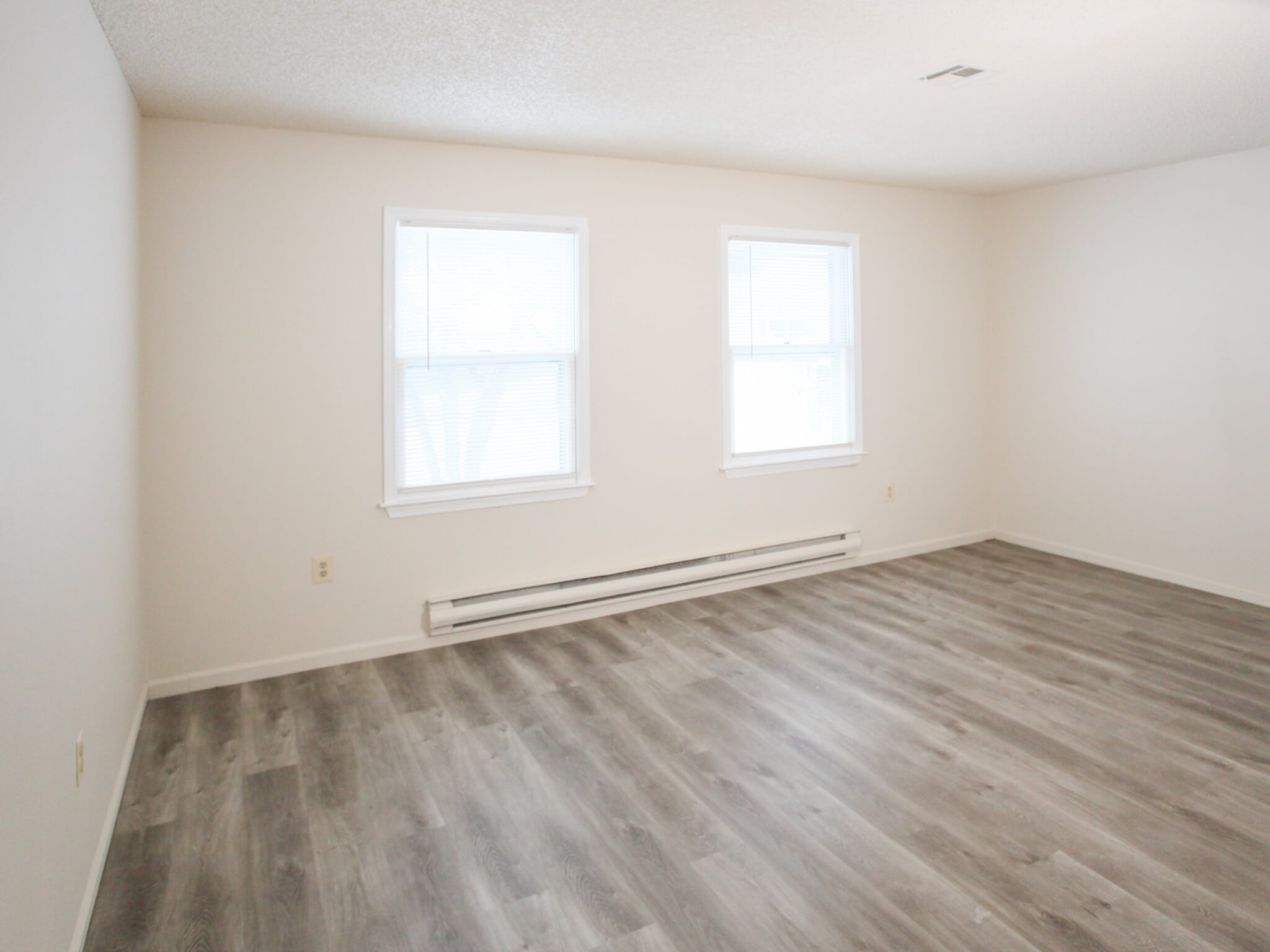 Building Photo - 655C Yale Way