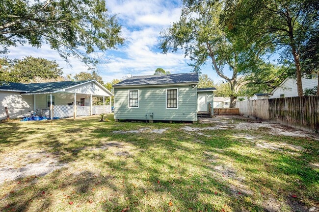 Building Photo - Adorable Updated Cottage in Pascagoula
