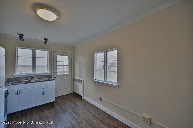 Building Photo - 1025 Ridge Ave