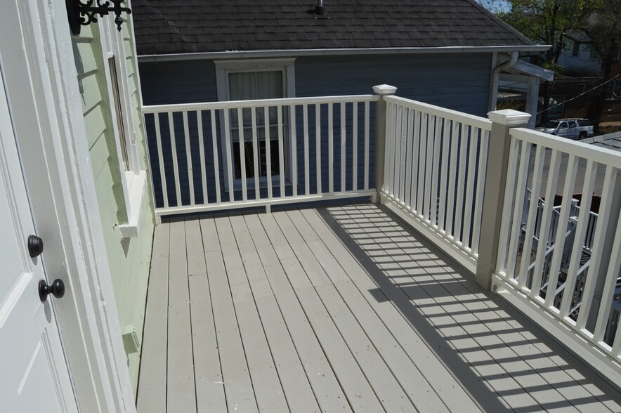 Building Photo - 203 W Waldburg St