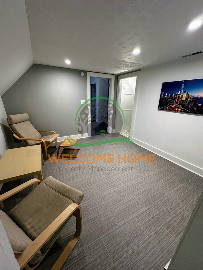 Building Photo - 19TH ST