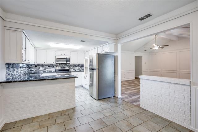 Building Photo - 601 Porter Ave