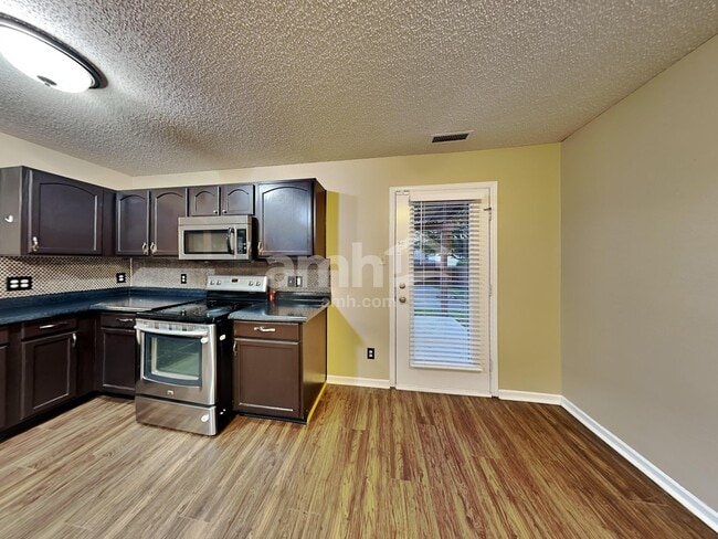 Building Photo - 8235 Gathering Cir