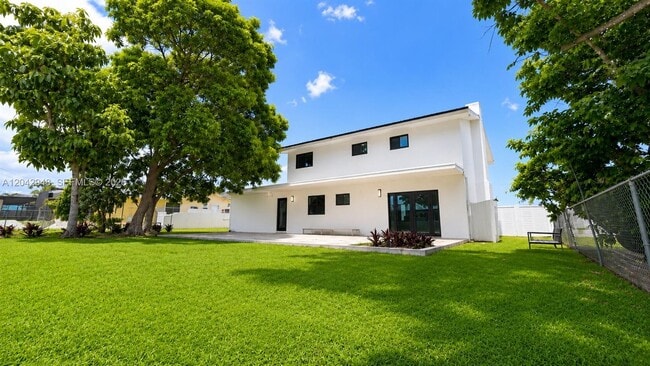 Building Photo - 17790 SW 110th Ct