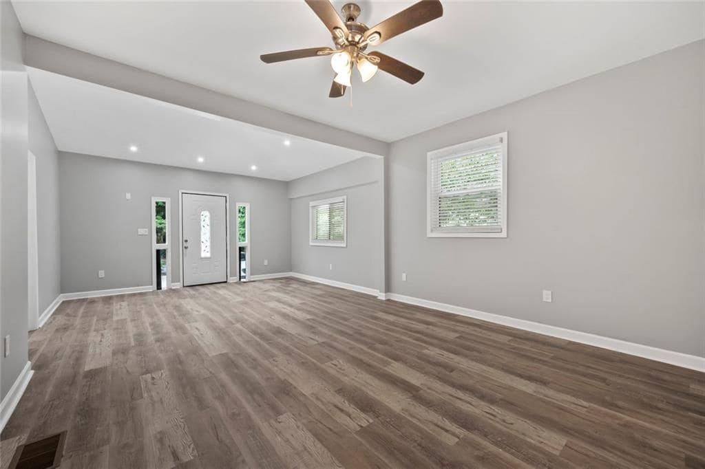 Building Photo - 1126 Briarcliff Pl NE