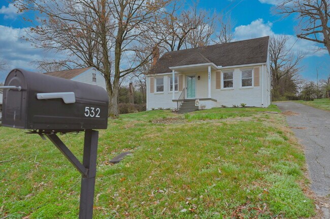Building Photo - Renovated East Nashville Home | 3BR + Washer/Dryer + Off-Street Parking