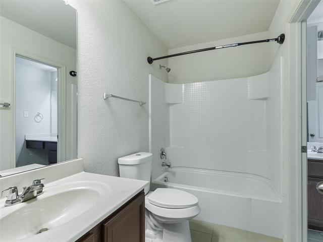 Building Photo - 5105 Marina Dr