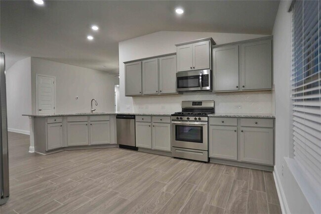 Building Photo - 495 Terra Vis Cir