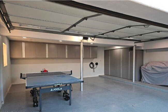 Building Photo - 8620 E San Miguel Ave