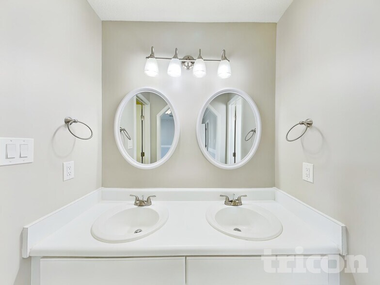 Building Photo - 5112 Limewood St