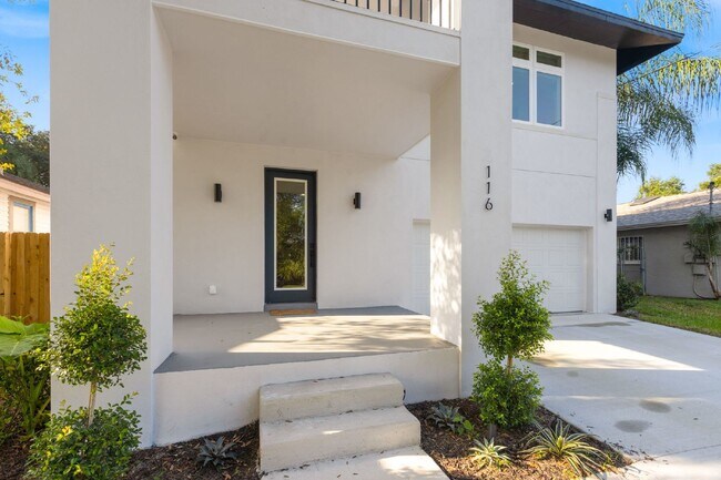 Building Photo - Charming Tampa Rental - Perfectly Located ...