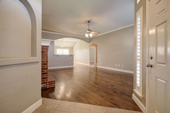 Building Photo - Spacious 4-Bedroom Home with Modern Upgrad...