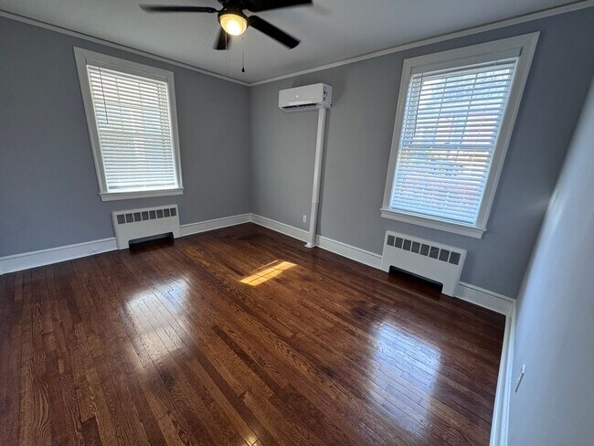 Building Photo - 423 Chestnut St