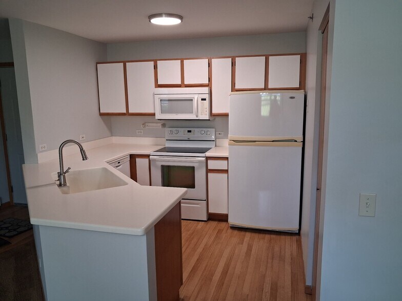 Building Photo - 500 Cunat Blvd