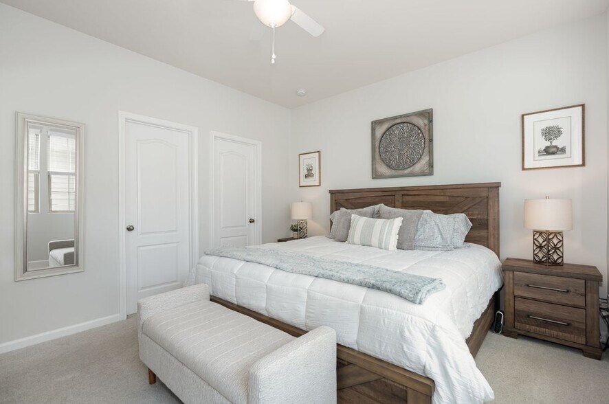Building Photo - 3021 Honeylocust Ln