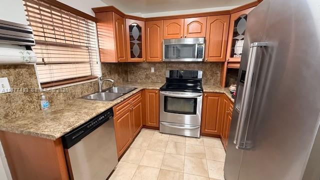 Building Photo - 8895 Fontainebleau Blvd