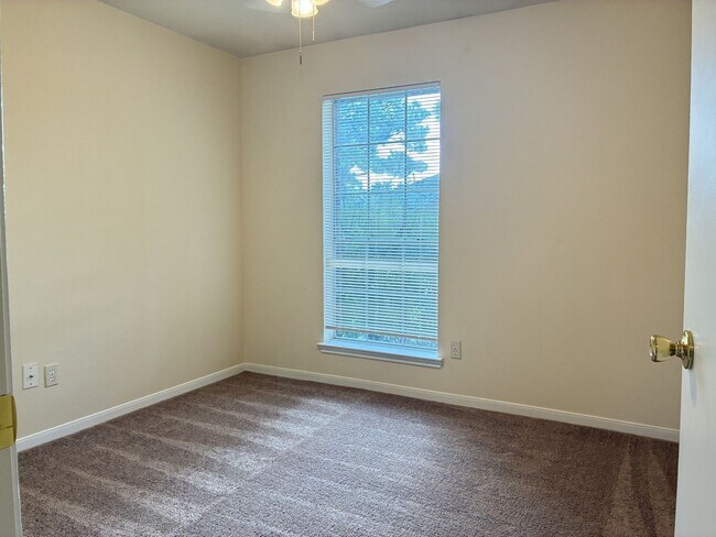 Building Photo - 11607 Lennington Dr