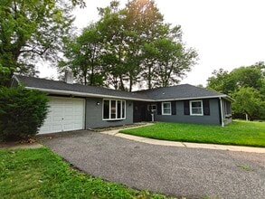 Building Photo - 45 Meribrook Cir