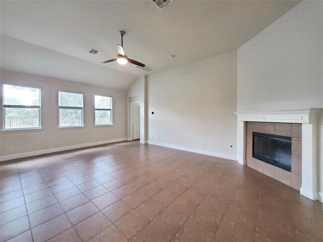 Building Photo - 14829 Fernhill Dr